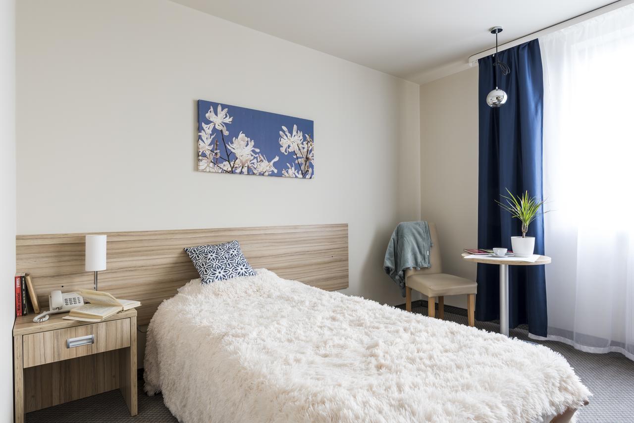 Willa Wiosenna Hotell Ozarow Mazowiecki Exteriör bild