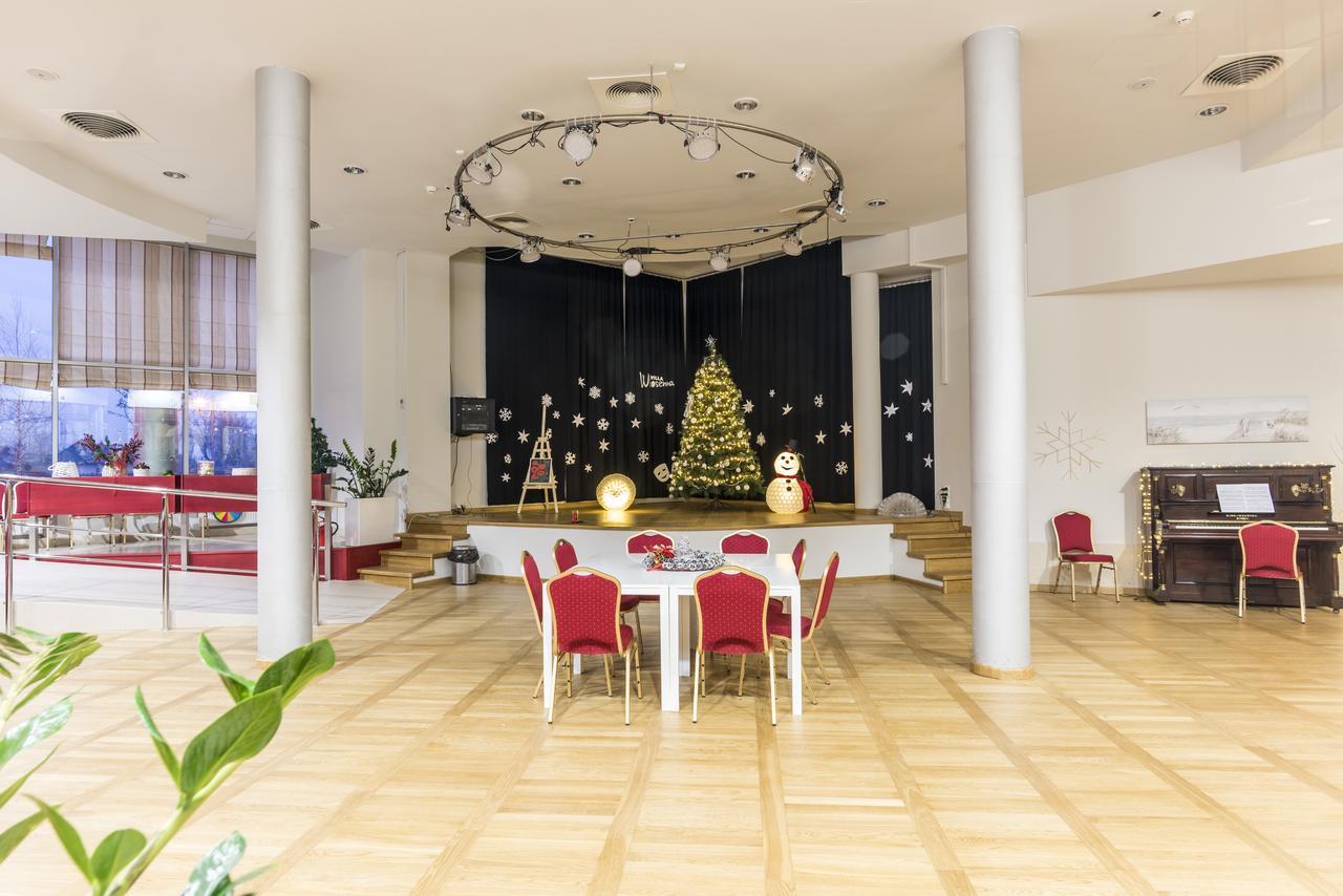 Willa Wiosenna Hotell Ozarow Mazowiecki Exteriör bild