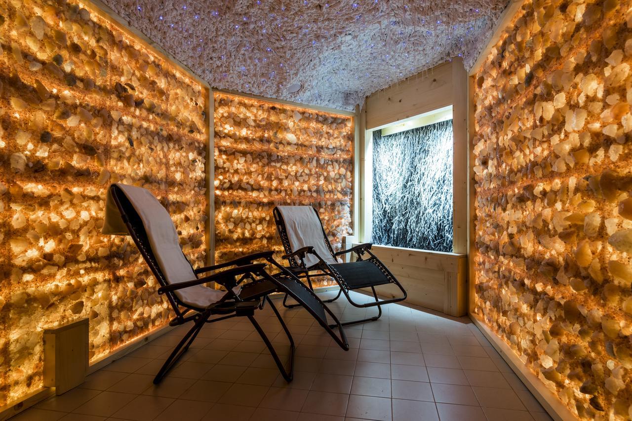 Willa Wiosenna Hotell Ozarow Mazowiecki Exteriör bild