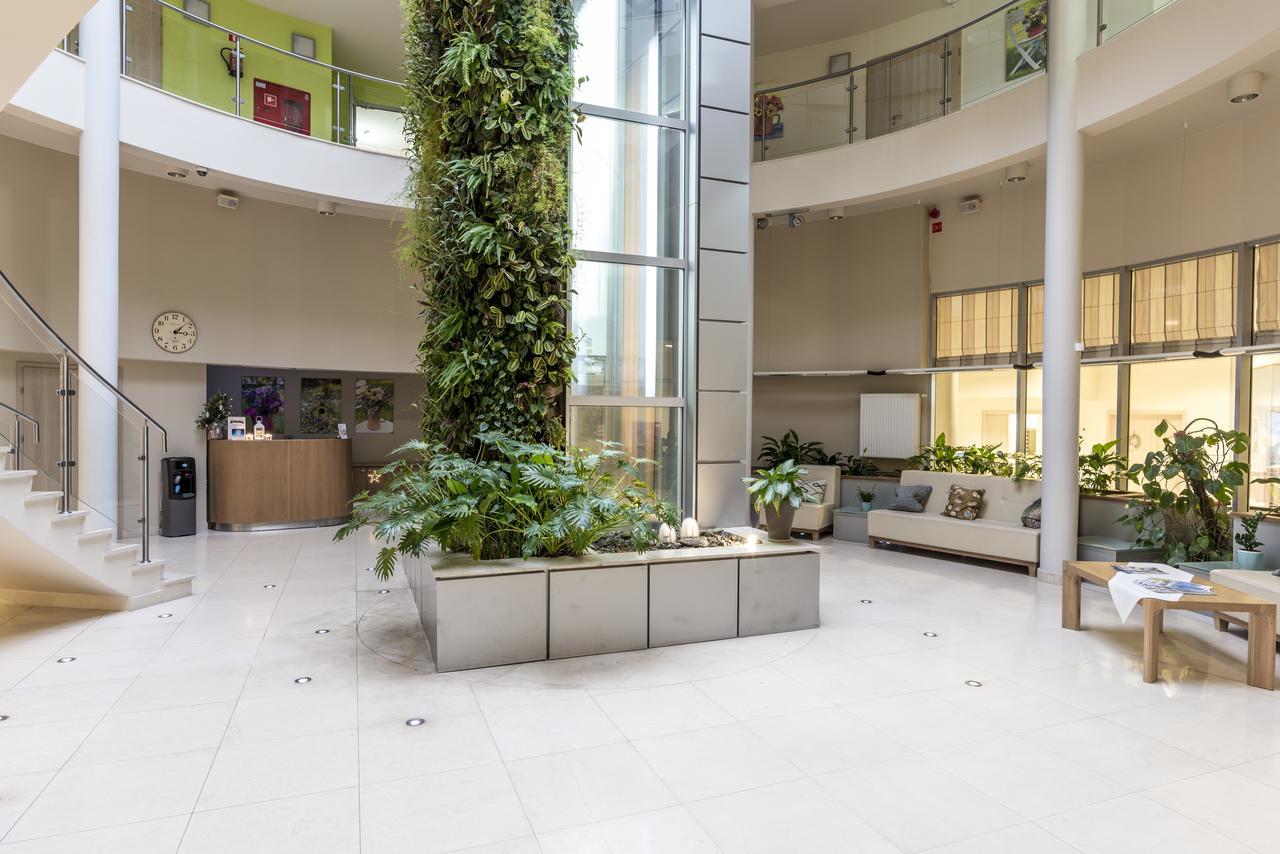 Willa Wiosenna Hotell Ozarow Mazowiecki Exteriör bild